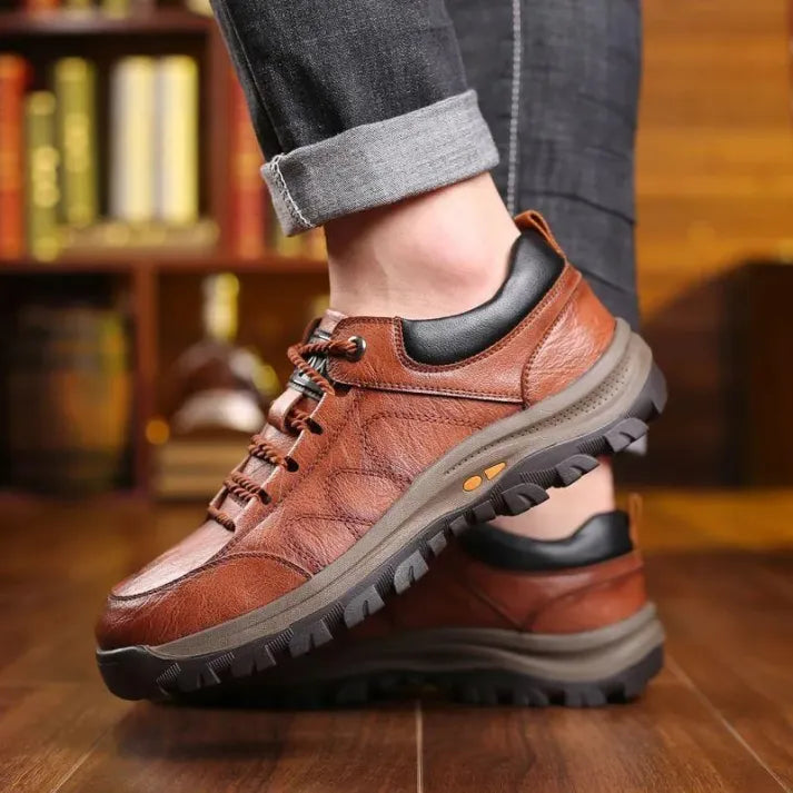 Buty ortopedyczne flemat® | Ergonomicznie zaprojektowane skórzane buty, które są wygodne, stylowe i przeszły najtrudniejszy test wodoodporności i technologii antypoślizgowej.