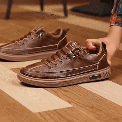 🎁Specjalna oferta rocznicowa – nie przegap! 🎁Wykonane z najwyższej jakości skóry bydlęcej 👞Amortyzujące wstrząsy i redukujące nacisk ✅Stabilne i antypoślizgowe ✅Wygodne przez cały dzień